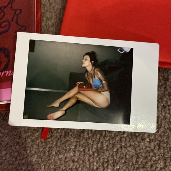 Bella Thorne book and journal bundle - Picture 2 of 4